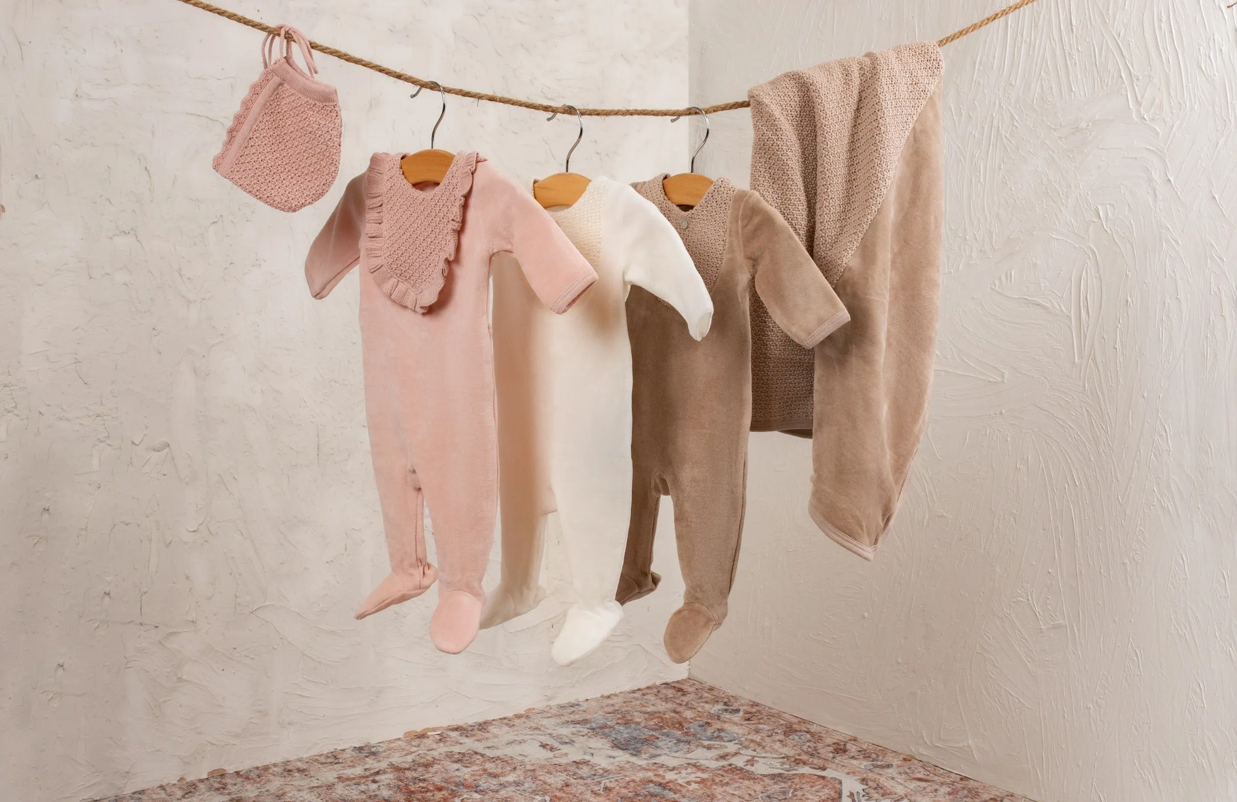 Knit for Nobility Girls Gift Set