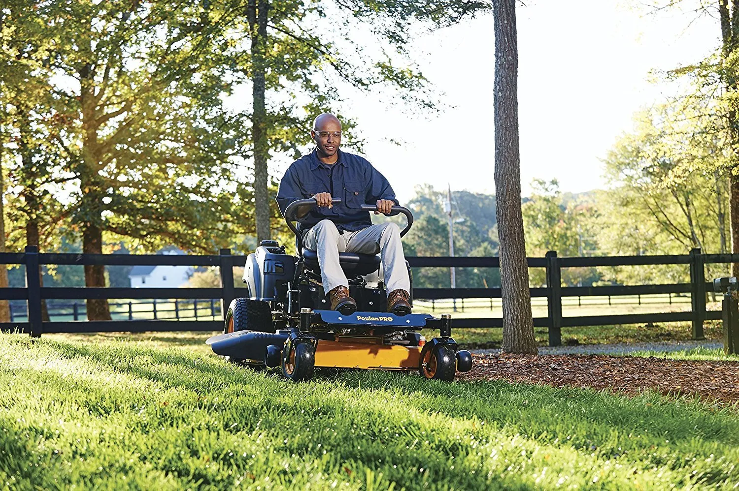 Poulan Pro P46ZX Briggs V-Twin Pro 22 HP Cutting Deck Zero Turn Radius Riding Mower, 46-Inch