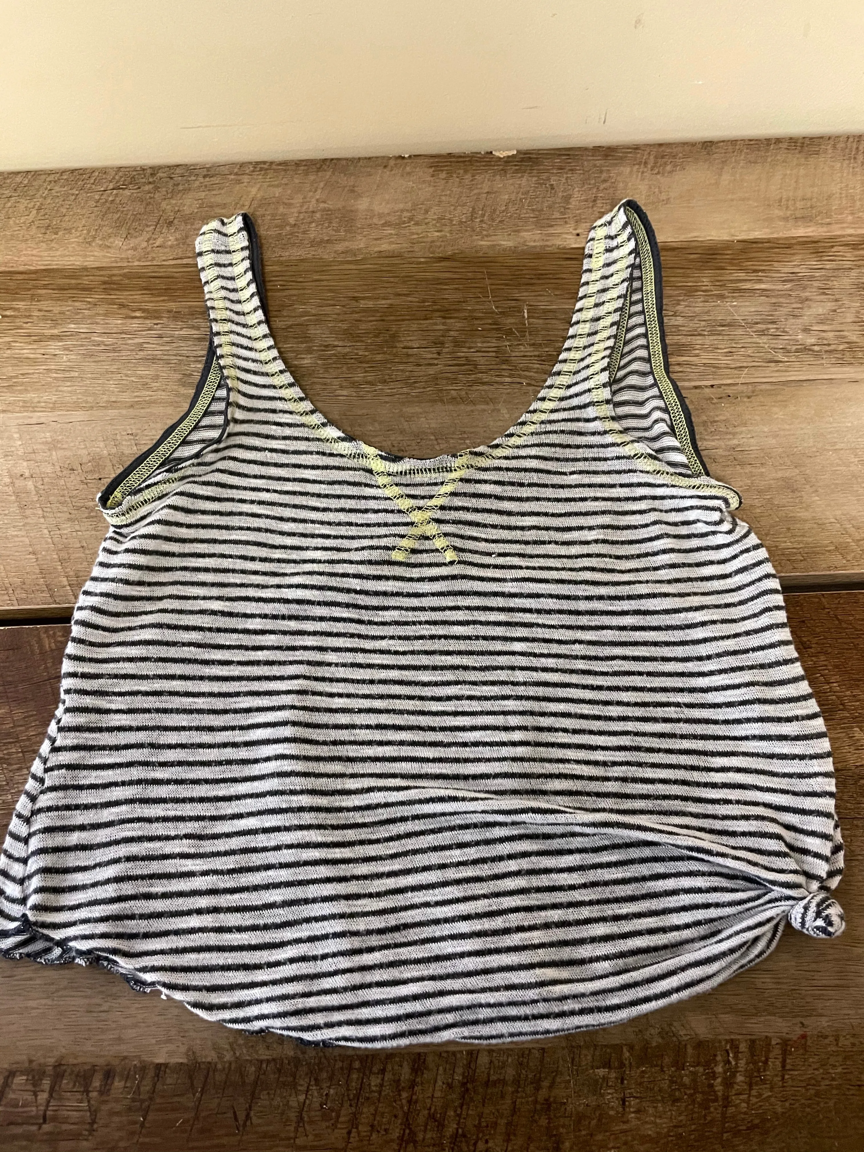 Womens Juniors XSmall WEAVERS Gray Green Crop Tank Top