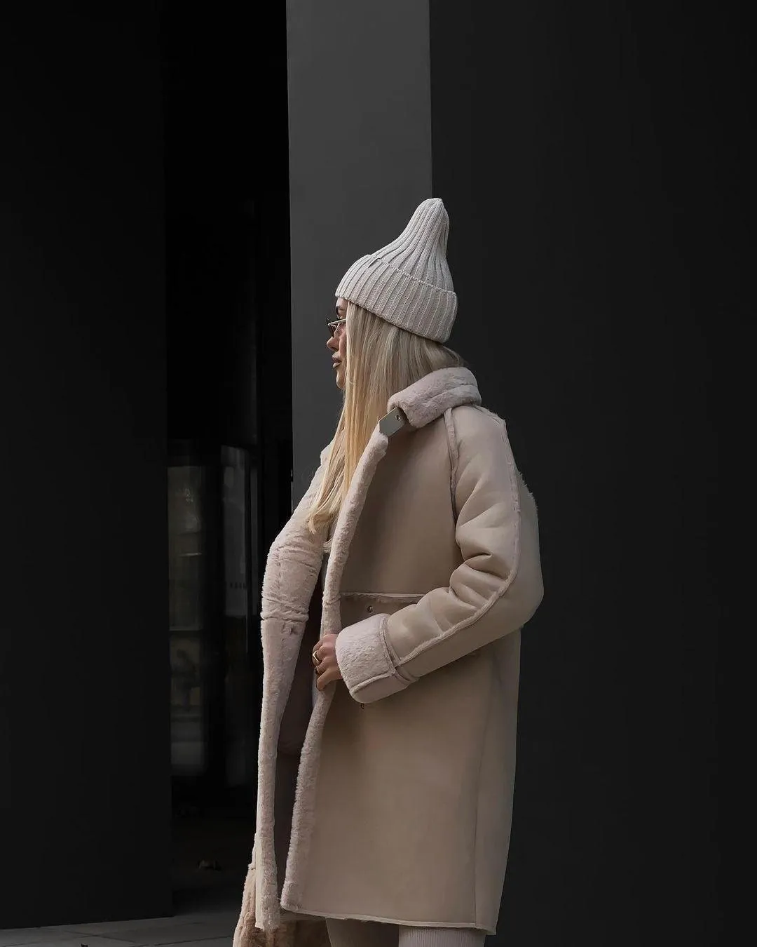 Women’s Suede Long Cardigan Coat – Plush Suit Collar with Metal Details